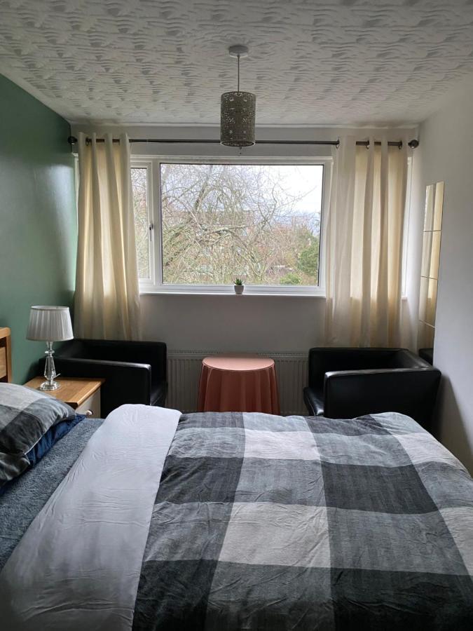 1 Luxurious Double Bedroom With Private Shower Reading Bagian luar foto