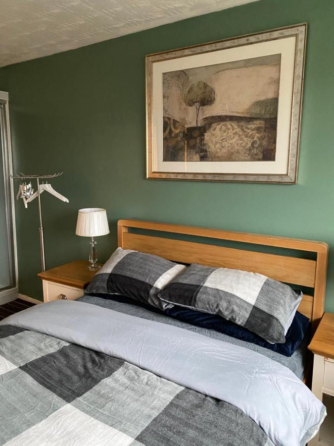 1 Luxurious Double Bedroom With Private Shower Reading Bagian luar foto